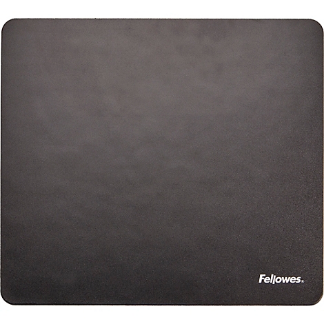 Schreibtisch mit Monitor, Halterung, Tastatur, Maus und Präsentationsvorrichtung mit Diagramm.