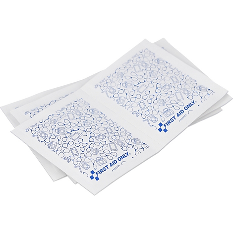 Mehrere weiße Brillenputztücher mit blauem Muster und dem Schriftzug First Aid Only.