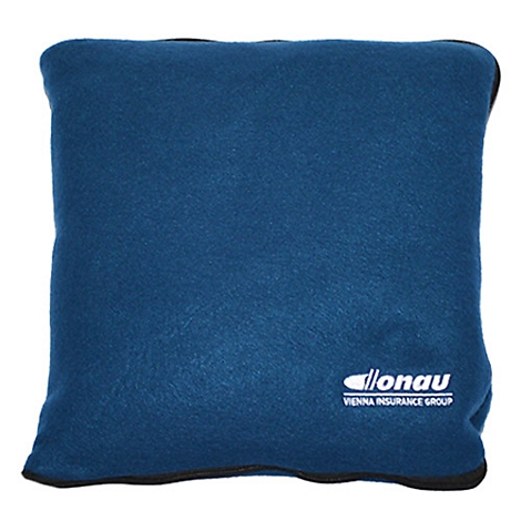 Blaues Kissen mit schwarzem Rand und Logo 'donau Vienna Insurance Group'.