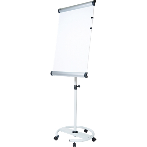 Wit flip-overbord op wielen. Het papier is leeg, het frame is zilver.