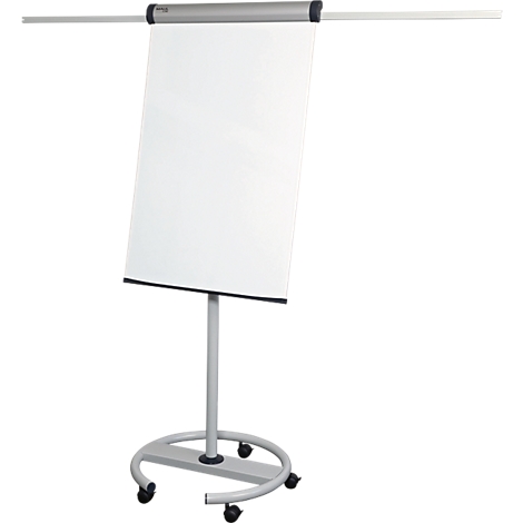 Un tableau à feuilles blanches sur roulettes, le support est gris argenté. La feuille est vierge.