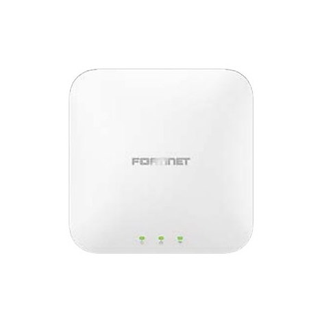 Quadratisches, weißes Netzwerkgerät mit abgerundeten Ecken. Der Schriftzug "FORTINET" ist zentriert, darunter drei grüne Lichter.