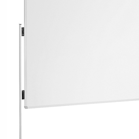 Close-up van een wit bord met zwarte beugels. Het bord wordt van onderaf ondersteund door een zilverkleurig frame.