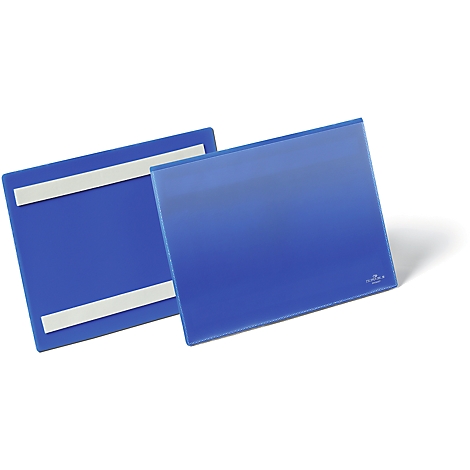 Dos carpetas rectangulares azules, una con tiras adhesivas blancas en la parte posterior. Están ligeramente inclinadas.