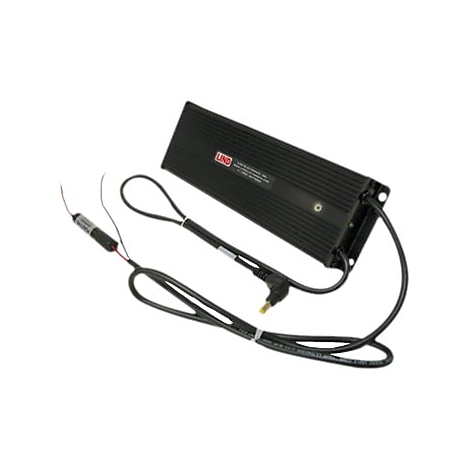 Schwarzes elektronisches Gerät mit Kabeln und Steckern. Aufschrift 'LIND'.