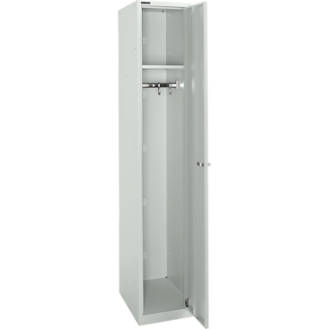 Grijze stalen kast met open deur, binnenin met kledingroede en plank.