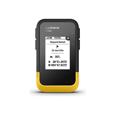 Ein schwarzes GPS-Gerät mit gelben Akzenten, das „Waypoints markiert“ anzeigt. Auf dem Bildschirm sind Koordinaten zu sehen.