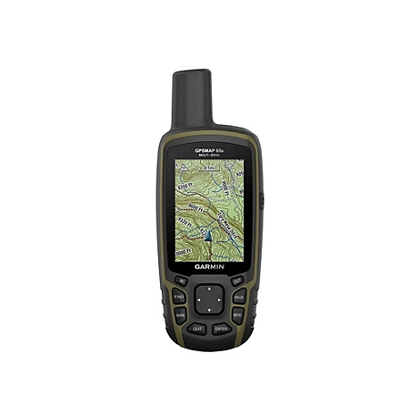 Ein Garmin GPSMAP 65s Navigationsgerät zeigt eine topografische Karte. Das Gerät ist olivgrün und hat mehrere Tasten.
