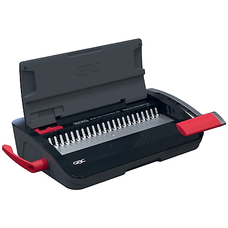 Machine à relier GBC noire avec couvercle ouvert. Leviers et accents rouges. Broches argentées pour relier.
