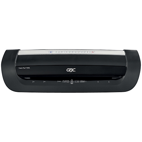 Laminateur noir avec logo GBC. Boutons de commande en bas, bande argentée en haut.