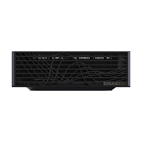 Schwarzes Gigabyte-Gehäuse mit wellenförmigem Gitterdesign an der Front auf weißem Hintergrund.