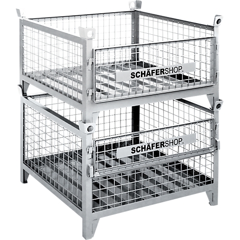 Zwei übereinander gestapelte, metallene Gitterboxen. Auf jeder Box ist der Schriftzug SCHÄFERSHOP zu sehen.