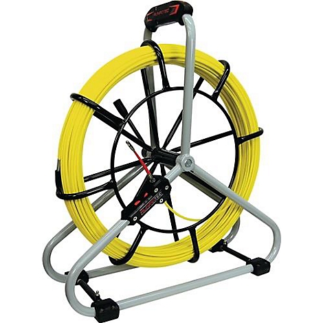 Geel kabel op een kabelhaspel met een zwart en grijs frame.