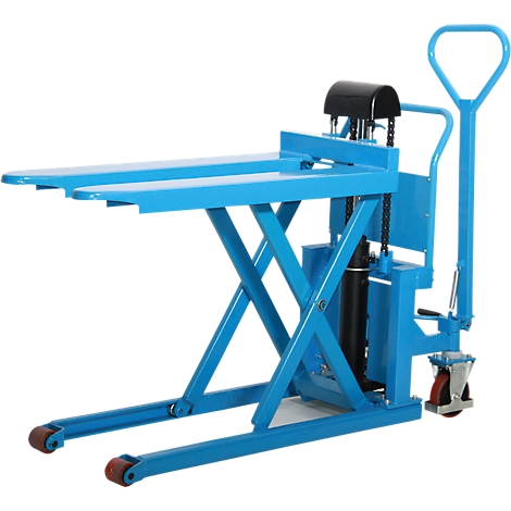 Blue hydraulic pallet truck with forks and handle.