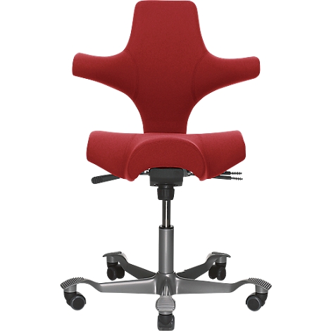 Red office chair with curved backrest and armrests. It has castors and a height-adjustable seat.