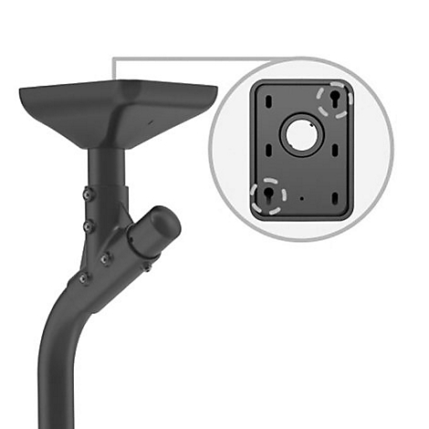 Detailansicht eines schwarzen Deckenhalterungsteils mit Schrauben und einer Halterungsplatte mit Schlüssellochbohrungen.