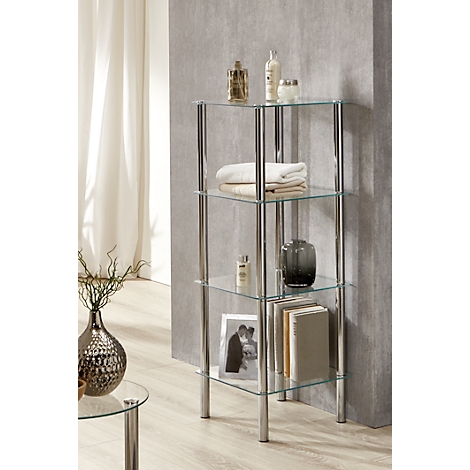 Een drielaags glazen plank met een verchroomd metalen frame. Het staat voor een grijze muur en is gevuld met handdoeken, toiletartikelen en decoratie.