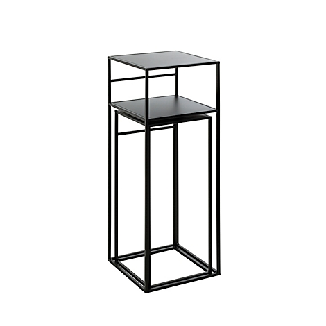 Table d'appoint noire à deux niveaux carrés, cadre métallique, minimaliste.