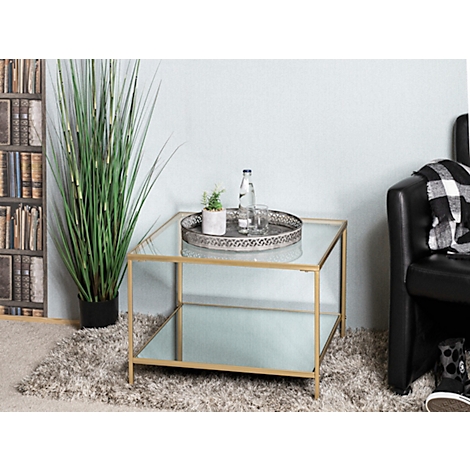 Table basse carrée avec un cadre en métal doré et deux étagères en verre.