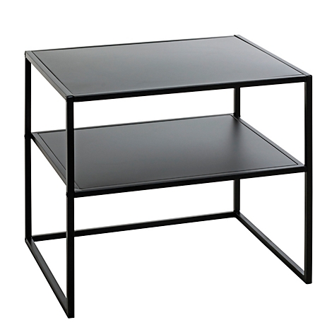 Table d'appoint noire à deux niveaux, cadre en métal et forme carrée.