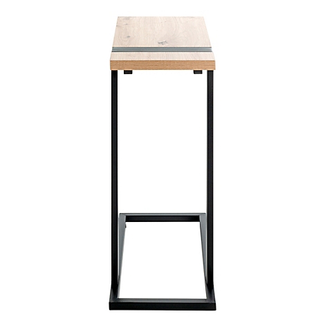 Table d'appoint avec plateau rectangulaire en bois, cadre noir. Le plateau en bois a une bande foncée. Sur fond clair.