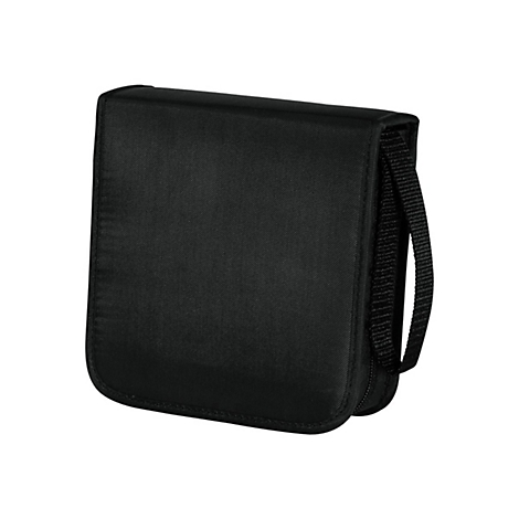 Étui à CD noir avec fermeture éclair et bandoulière. Forme rectangulaire, texture tissu. Sur fond blanc.