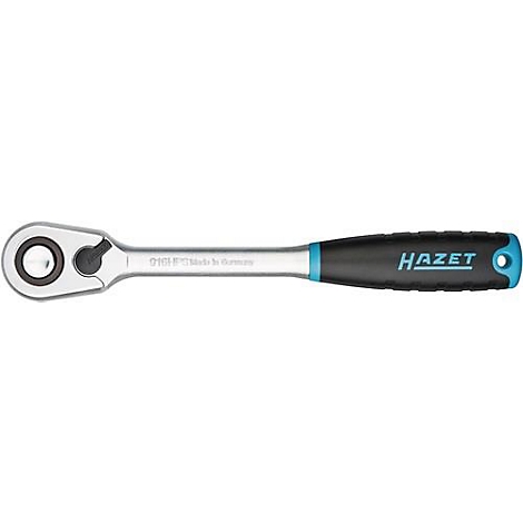 Een zilveren ratelsleutel met een zwart handvat. HAZE staat op het handvat. Made in Germany is zichtbaar op de schacht.