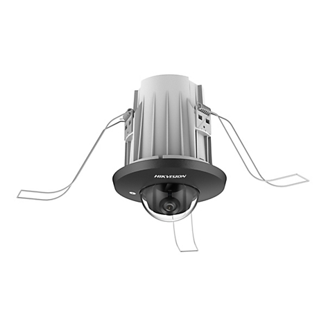 Weiße Hikvision-Dome-Kamera für Deckeneinbau mit Metallklemmen vor weißem Hintergrund.