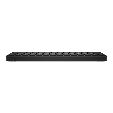 Schwarze Tastatur mit flachen Tasten auf weißem Hintergrund.