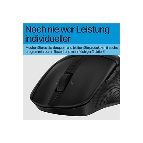Nahaufnahme einer schwarzen Computermaus mit Textzeilen über individueller Leistung und programmierbaren Tasten.