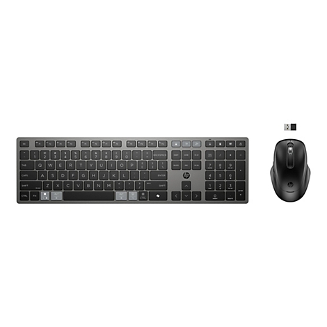 Schwarzes kabelloses HP Tastatur-Maus-Set mit USB-Empfänger vor neutralem, weißem Hintergrund.