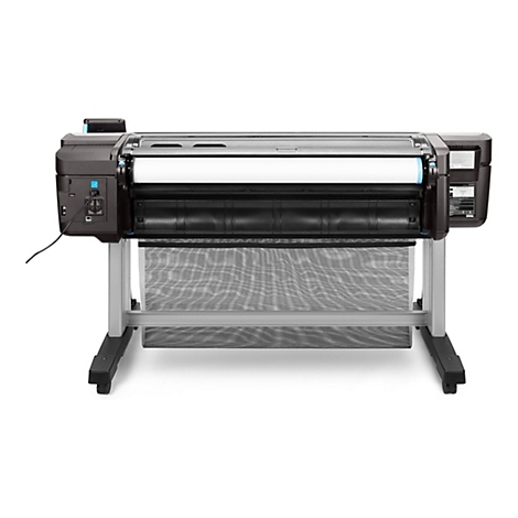 Großer, schwarzer Drucker mit weißer Papierrolle. Er steht auf einem silberfarbenen Gestell mit Rollen und einem Auffangnetz. Stromkabel sichtbar.