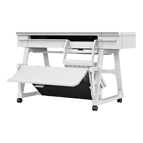 Ein weißer Großformatdrucker mit offenem Papiersammelfach. Schwarze Rollen und graue Akzente.