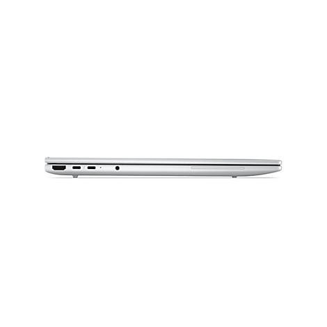 Seitenansicht eines geschlossenen, silbernen Laptops auf weißem Hintergrund, mit sichtbaren Anschlüssen.