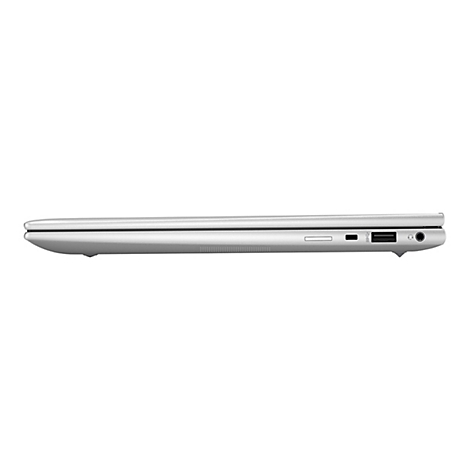Seitenansicht eines silberfarbenen Laptops, der auf einem weißen Hintergrund liegt. Die Anschlüsse sind sichtbar.