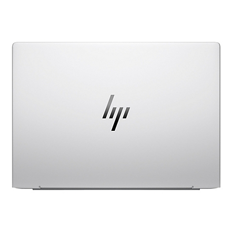 Nahaufnahme eines silberfarbenen Laptops, der geschlossen ist. Oben mittig ist das schwarze HP-Logo zu sehen.