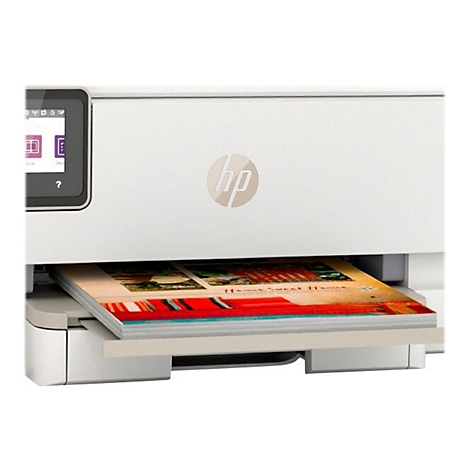 Weißer HP Drucker mit farbig bedrucktem Papier in der Ausgabeschale. Auf dem Display sind Symbole zu sehen.