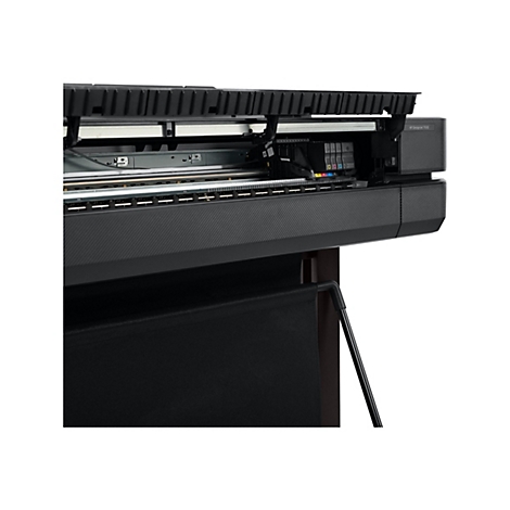 Gros plan d'une imprimante grand format noire HP DesignJet T650. On peut voir les cartouches d'encre et l'intérieur de l'imprimante.
