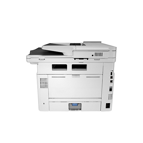 Ein weißer Multifunktionsdrucker vor weißem Hintergrund. Das Gerät zeigt ein Scanner-Element auf der Oberseite, sowie ein Ausgabefach und verschiedene Anschlüsse.