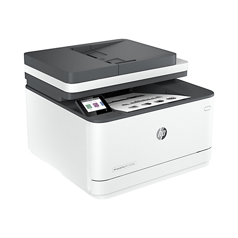 Ein weißer HP Laserjet Pro MFP 3102fdw Drucker mit grauem Deckel. Auf dem Touchscreen werden Optionen wie Kopieren und Scannen angezeigt. Ein Blatt mit Diagrammen liegt im Ausgabefach.