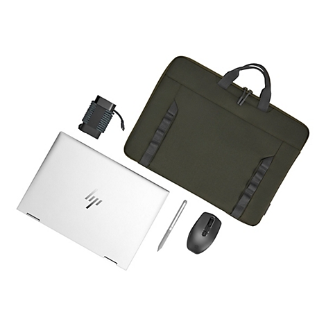 Draufsicht auf Laptop, Laptoptasche, Maus, Stift und Ladegerät auf weißem Hintergrund.