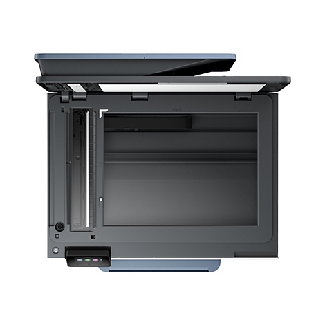 Vue de dessus d'une imprimante grise avec le couvercle ouvert. L'intérieur montre un scanner. En bas se trouvent un panneau de commande et un interrupteur marche/arrêt.
