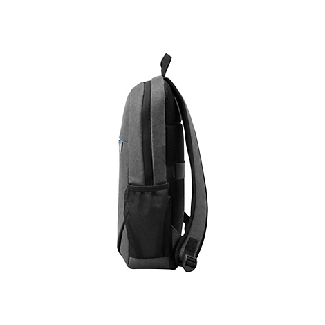 Grauer Rucksack im Profil, schwarze Details, Seitenfach. Schmaler Riemen, an der Oberseite Trageschlaufe.