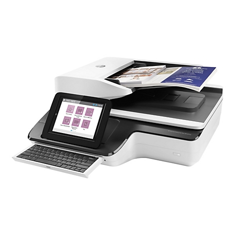 Ein weiß-schwarzer HP-Scanner mit Touchscreen und externer Tastatur. Auf dem Scanner liegen Dokumente mit Text. Auf dem Touchscreen sind Optionen zum Scannen vorhanden.