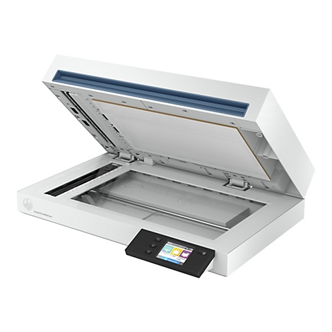 Ein weißer Scanner mit offenem Deckel. Auf der Vorderseite ein Bedienfeld mit Bildschirm.