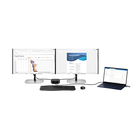 Mehrere Bildschirme zeigen Tabellen und Präsentationen. Eine Tastatur, Maus und ein Laptop sind vor weißem Hintergrund platziert.