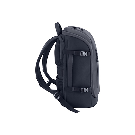 Dunkelblauer Rucksack, Seitenansicht, mit Riemen, Schnallen und Reißverschlüssen, vor weißem Hintergrund.