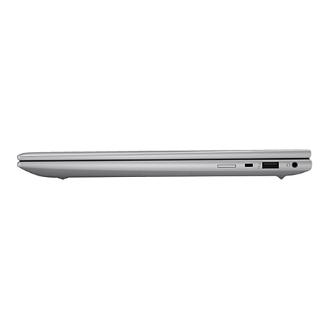 Draufsicht auf ein silbernes Notebook. Auf der Seite befinden sich Anschlüsse, darunter USB, SD-Kartenleser und Kopfhöreranschluss.
