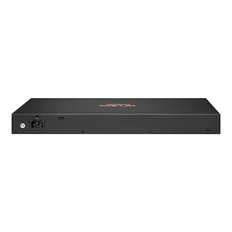 Schwarzer Netzwerk-Switch mit „ARUBA“ Logo und Stromanschluss auf weißem Hintergrund.