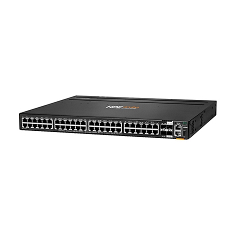 Un commutateur réseau noir avec de nombreux ports et le logo HPE Aruba Networking. Le numéro de modèle 6200M est en haut.